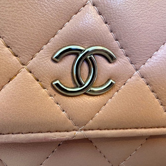 Chanel Pink Lambskin Classic Wallet on Chain - Picture 5 of 14